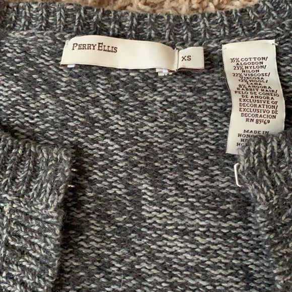 PERRY Ellis Gray Knit Cropped Cardigan Size XS - Picture 2 of 4